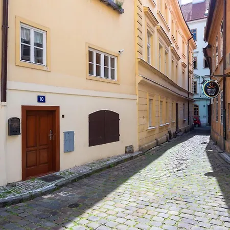 Apartment Charles Bridge - 14th Century Unique House
